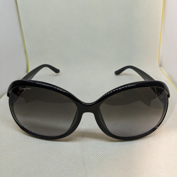 Ferragamo sunglasses - Picture 2 of 2